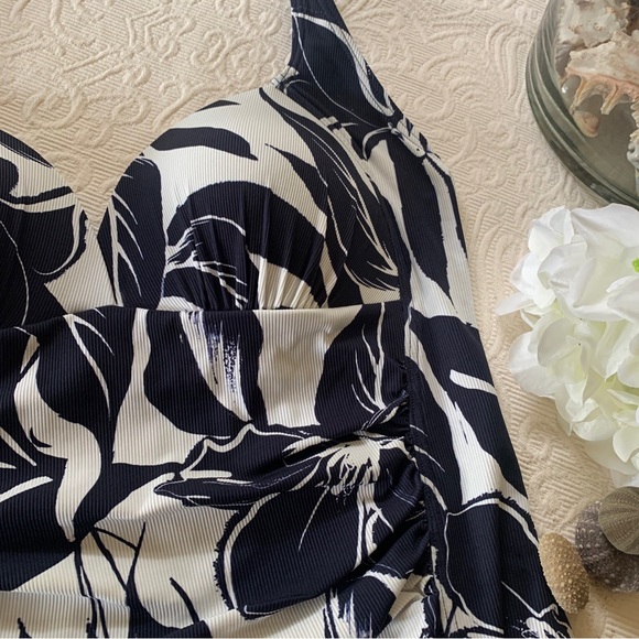 One Piece Swimsuit Swimwear Women Size 12 Black Floral Bathers Unbranded NWOT - Picture 3 of 9